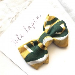 Crossed mustard and green bow