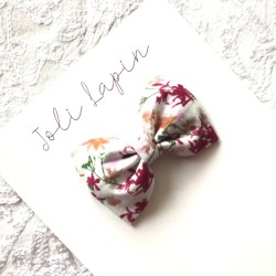 Classic white fall flowers bow