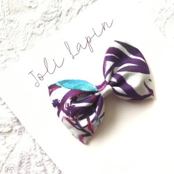 Classic purple flowers bow