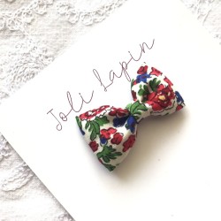 Mini red flowers bow...