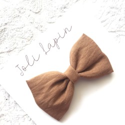 Classic light brown bow