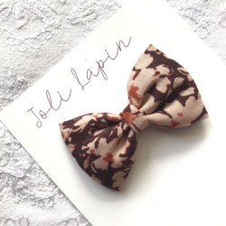 Classic floral brown bow...